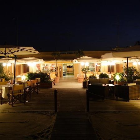Hotel Globus تْشيزيناتيكو المظهر الخارجي الصورة