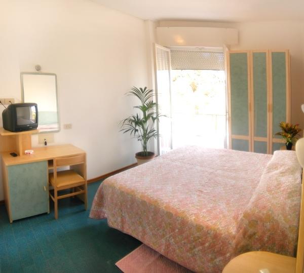 Hotel Globus تْشيزيناتيكو المظهر الخارجي الصورة
