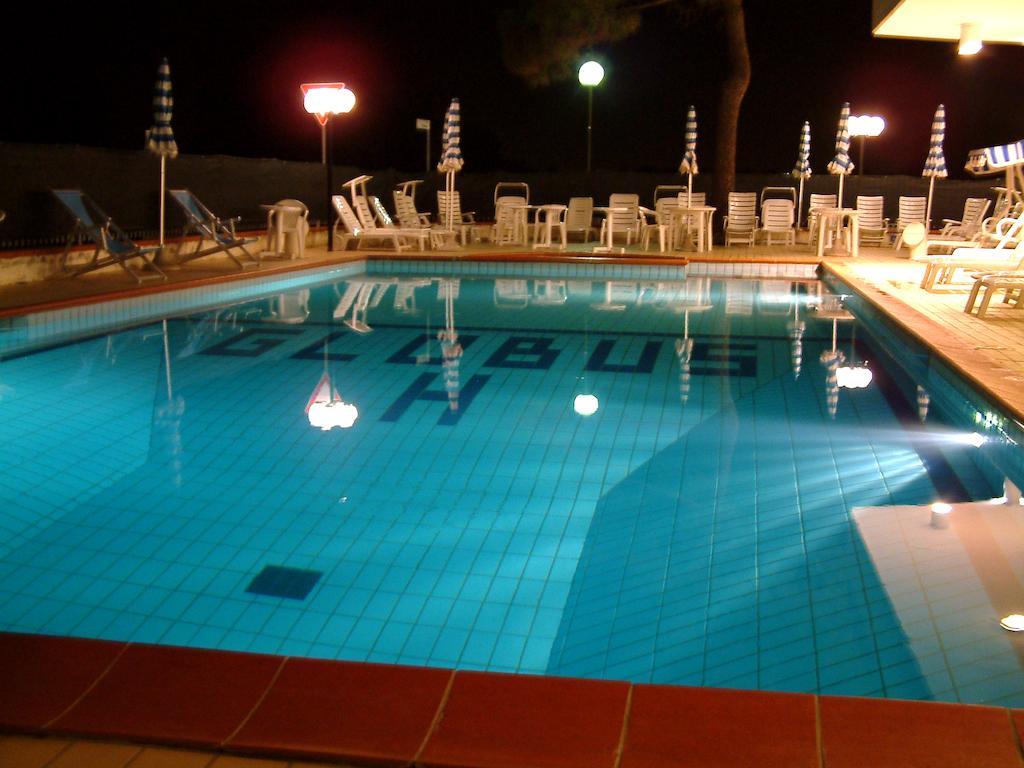 Hotel Globus تْشيزيناتيكو المظهر الخارجي الصورة