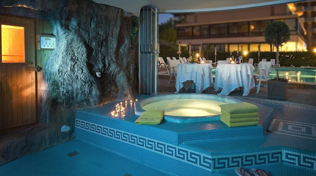 Hotel Globus تْشيزيناتيكو المظهر الخارجي الصورة