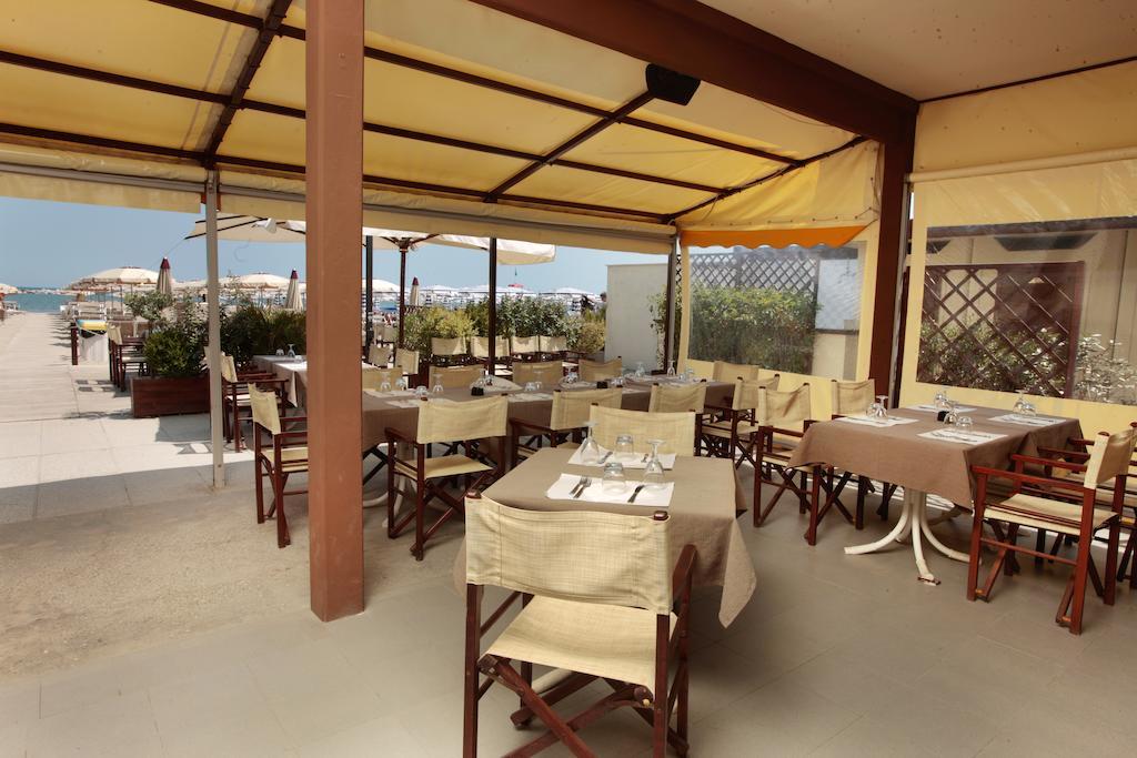 Hotel Globus تْشيزيناتيكو المظهر الخارجي الصورة